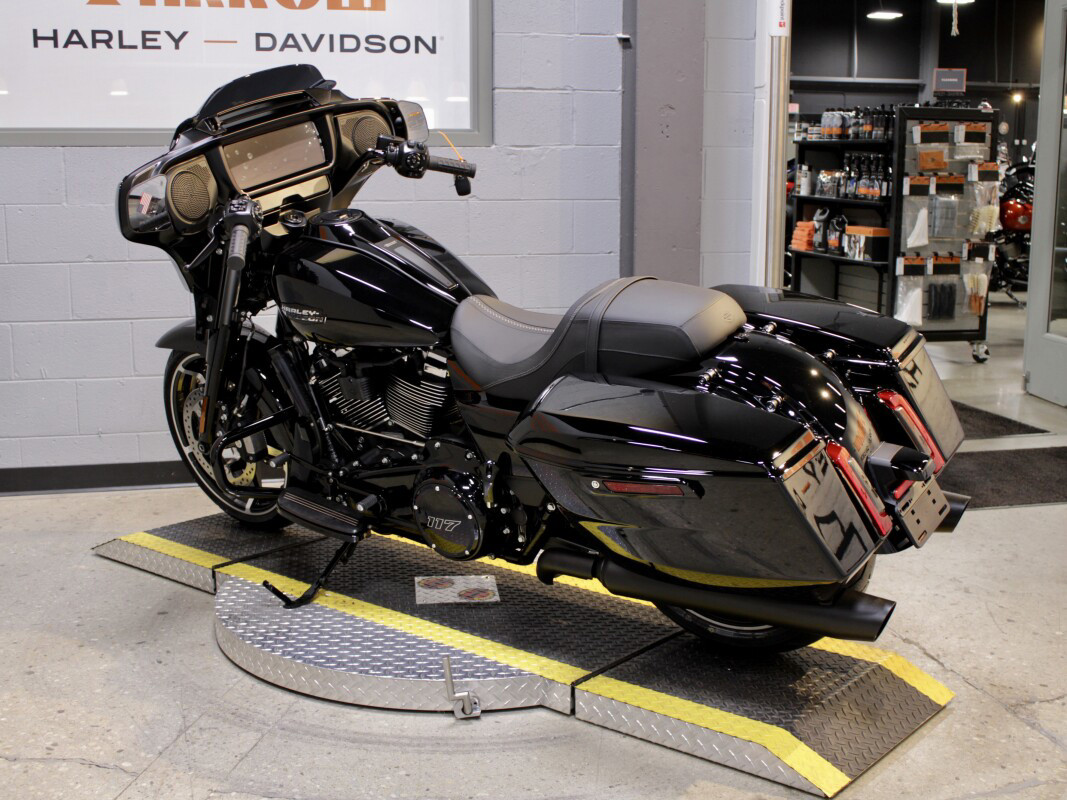 Street Glide®