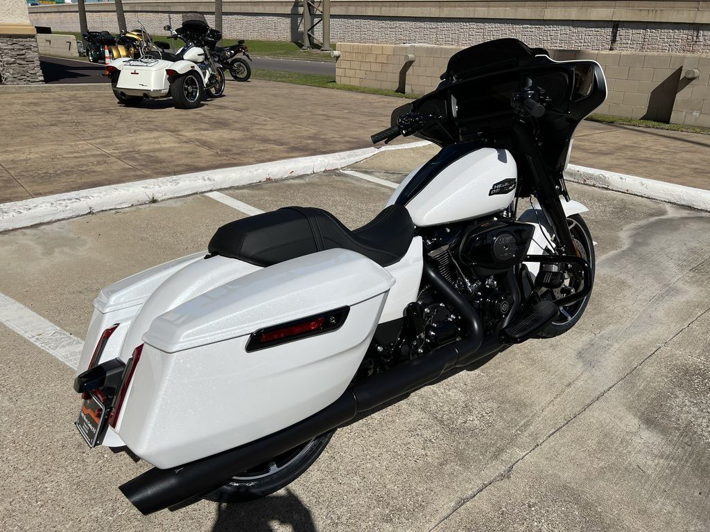 Street Glide®