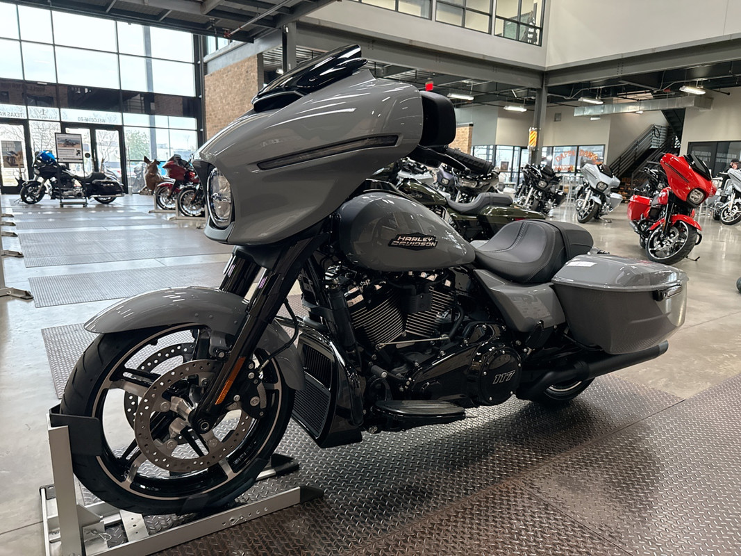 Street Glide®