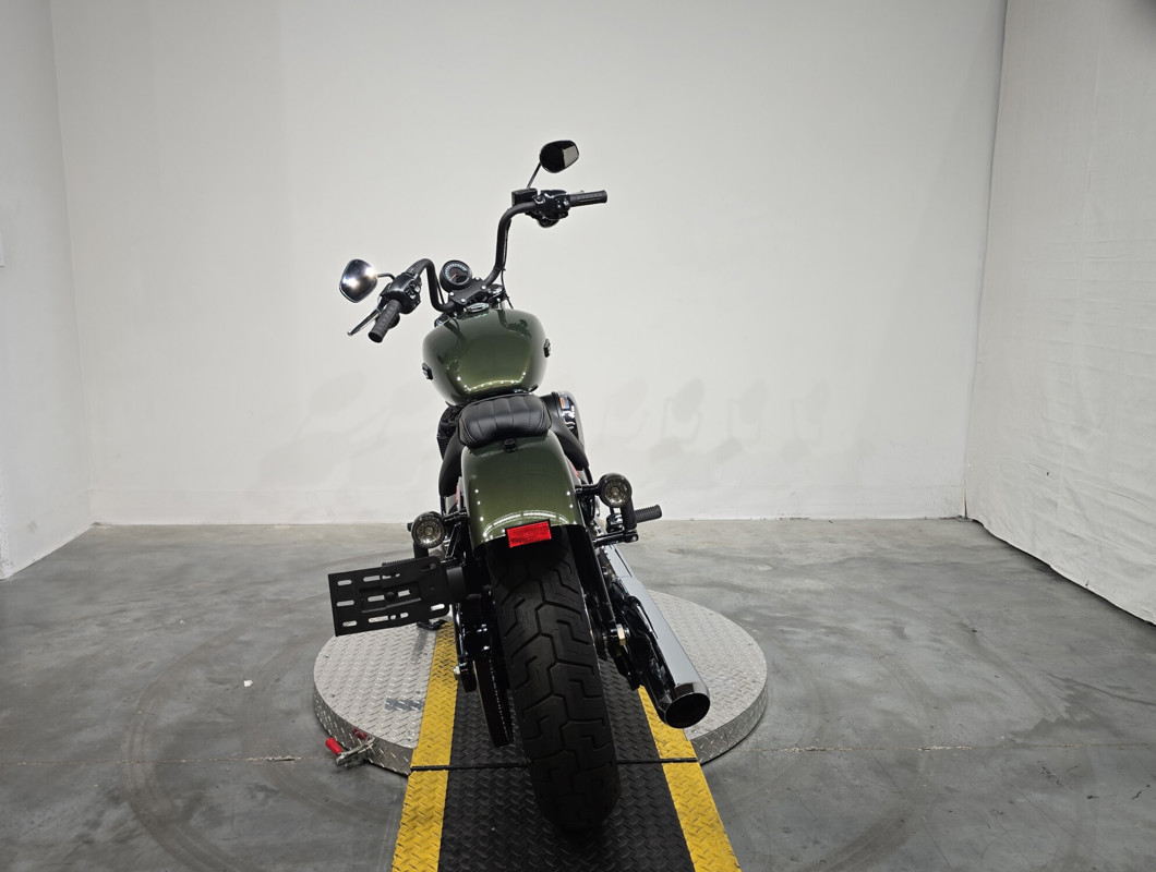 Street Bob®