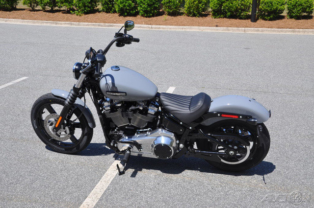 Street Bob®
