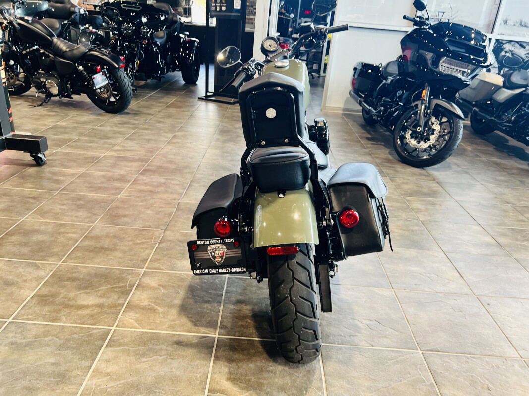 Iron 883®