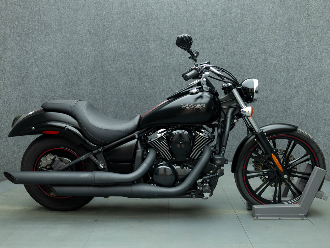 Vulcan 900 Custom
