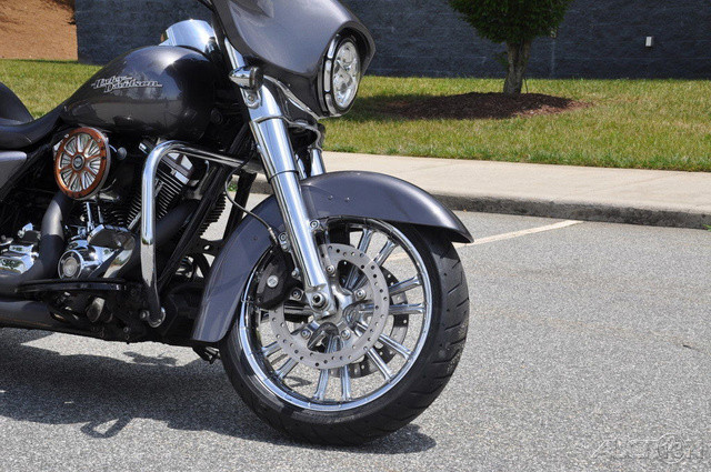 Street Glide®