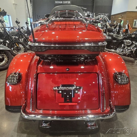 CVO® Tri Glide® Ultra