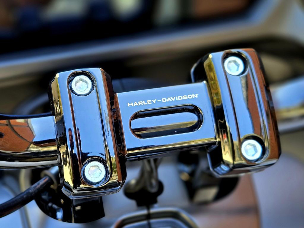 Road Glide®
