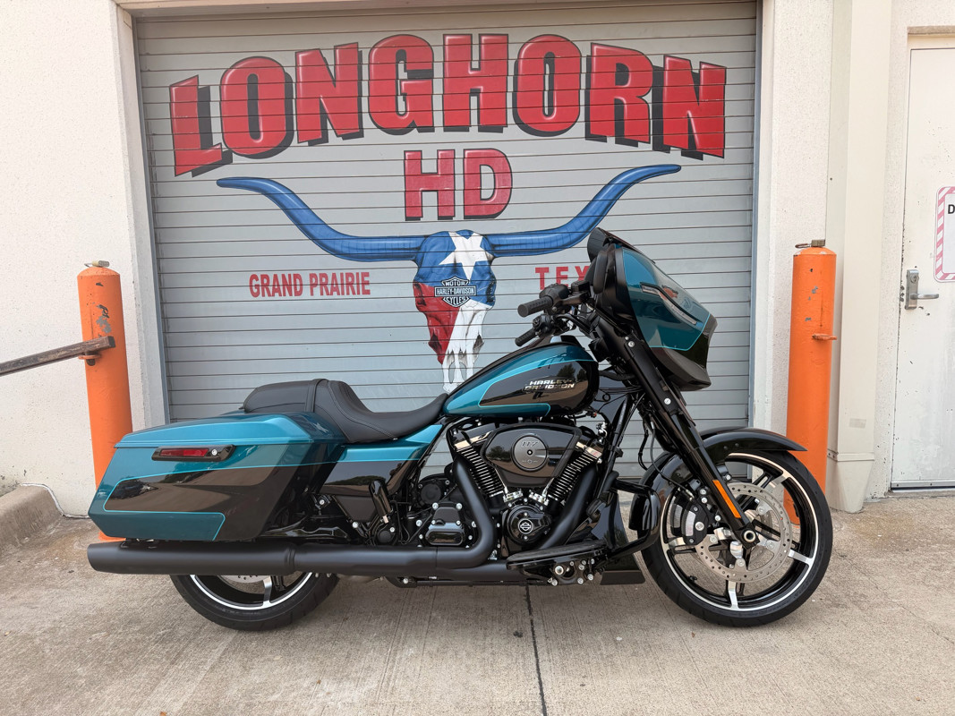 Street Glide®