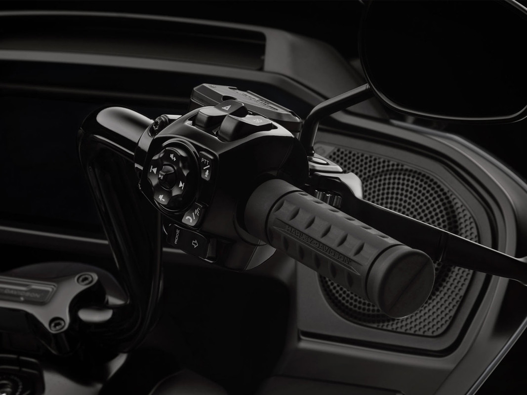 CVO® Road Glide®