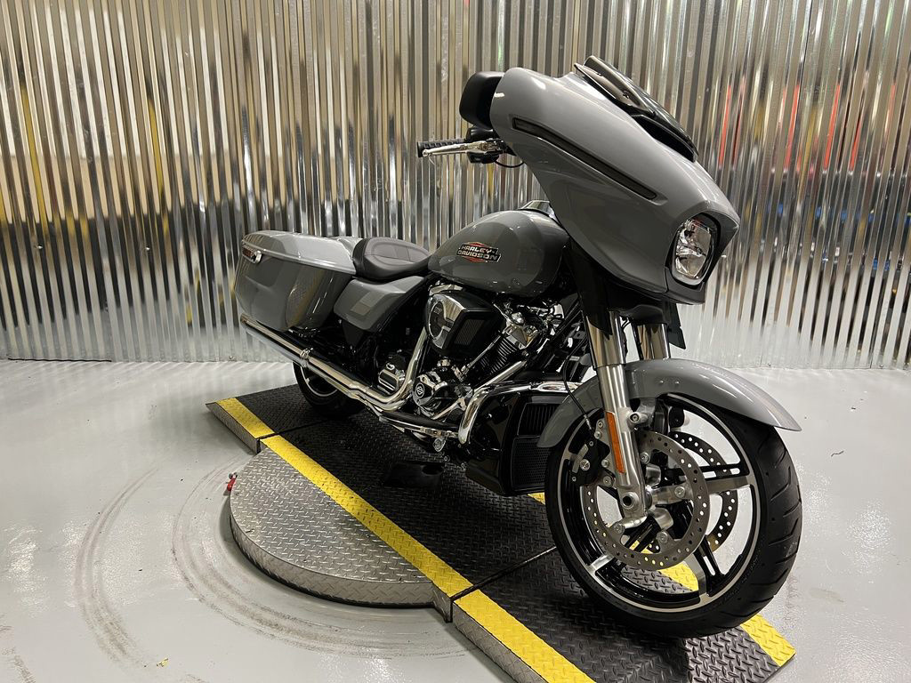 Street Glide®