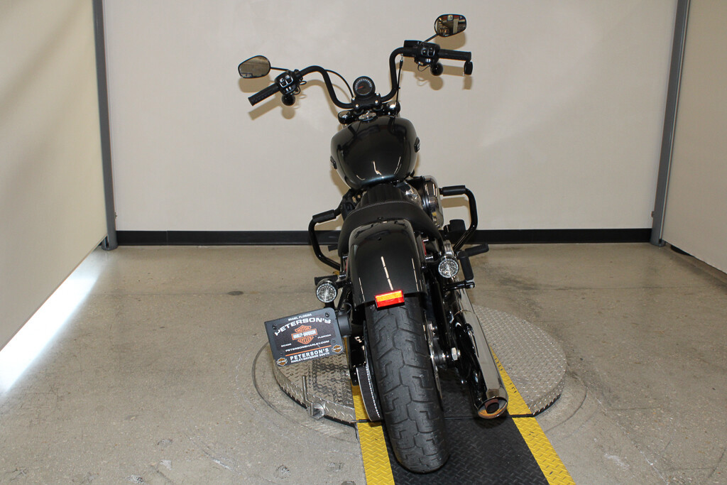 Street Bob®