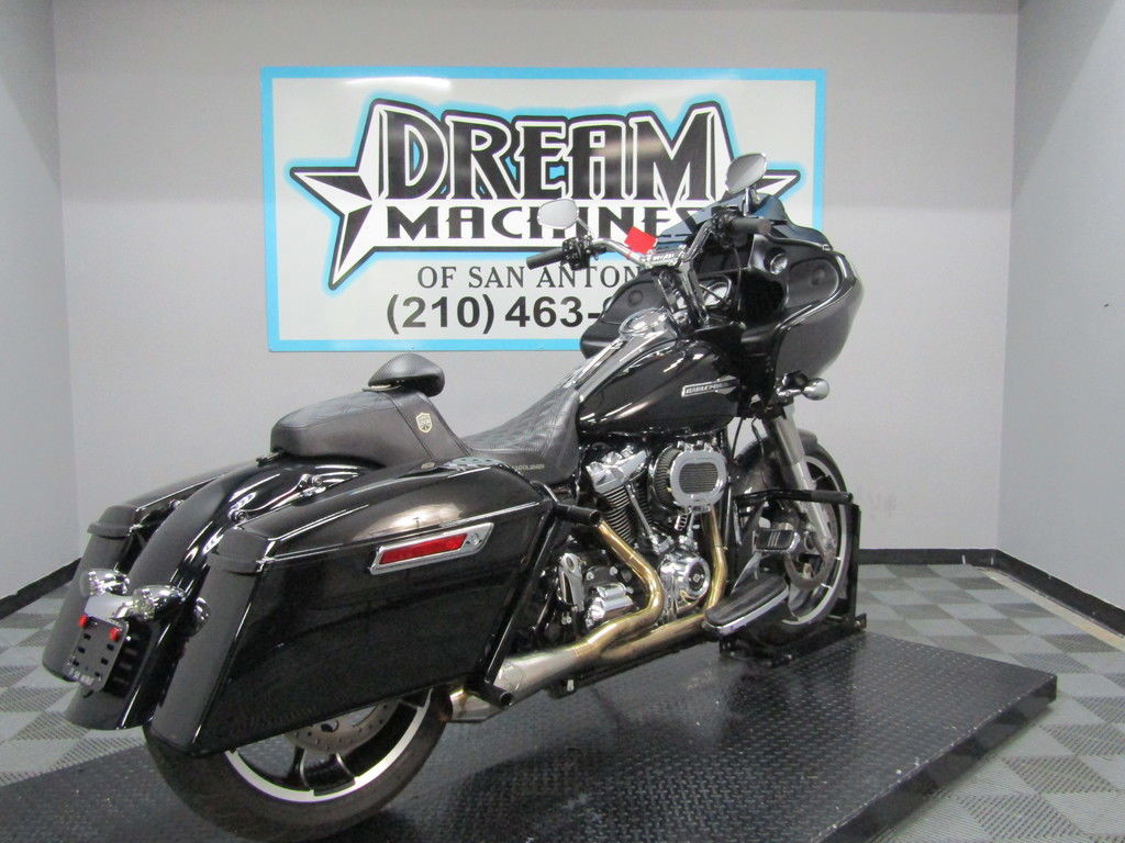 Road Glide®