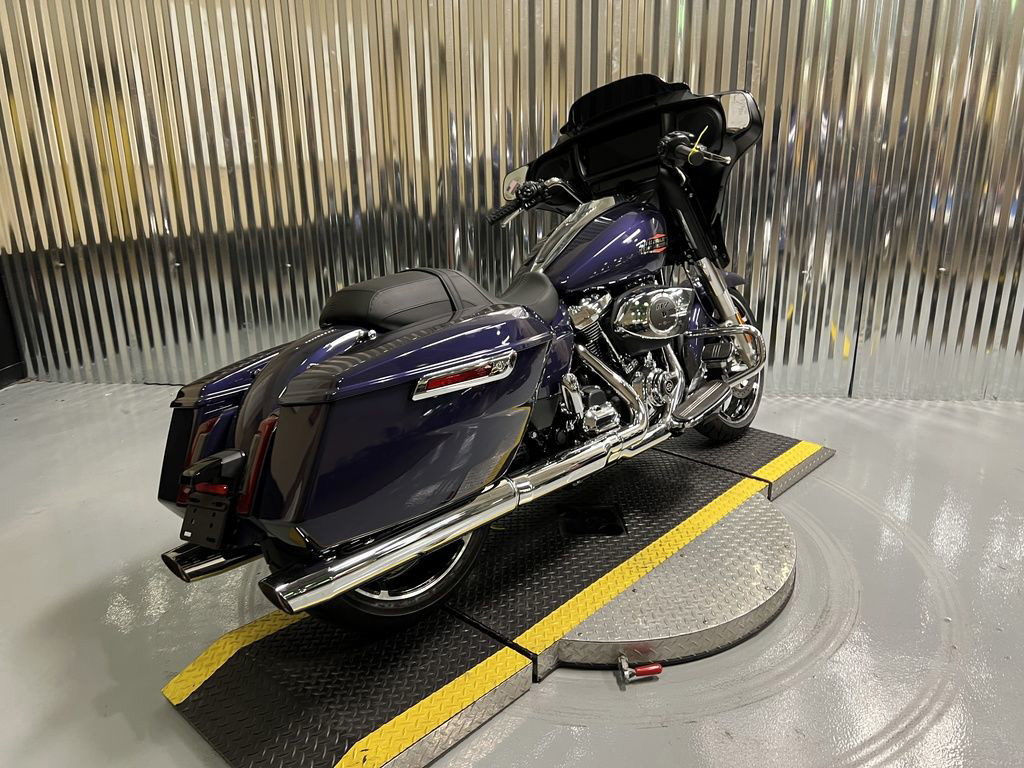 Street Glide®