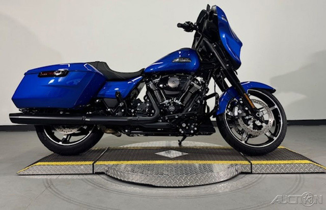 Street Glide®