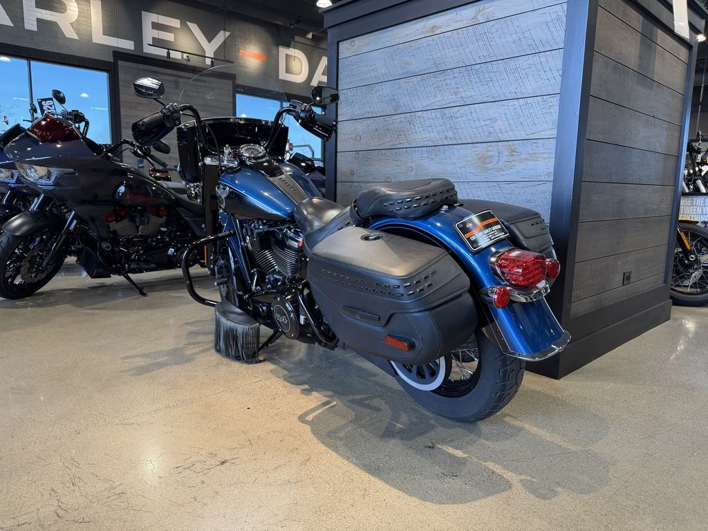 Softail® Heritage Classic 114 115th Anniversary