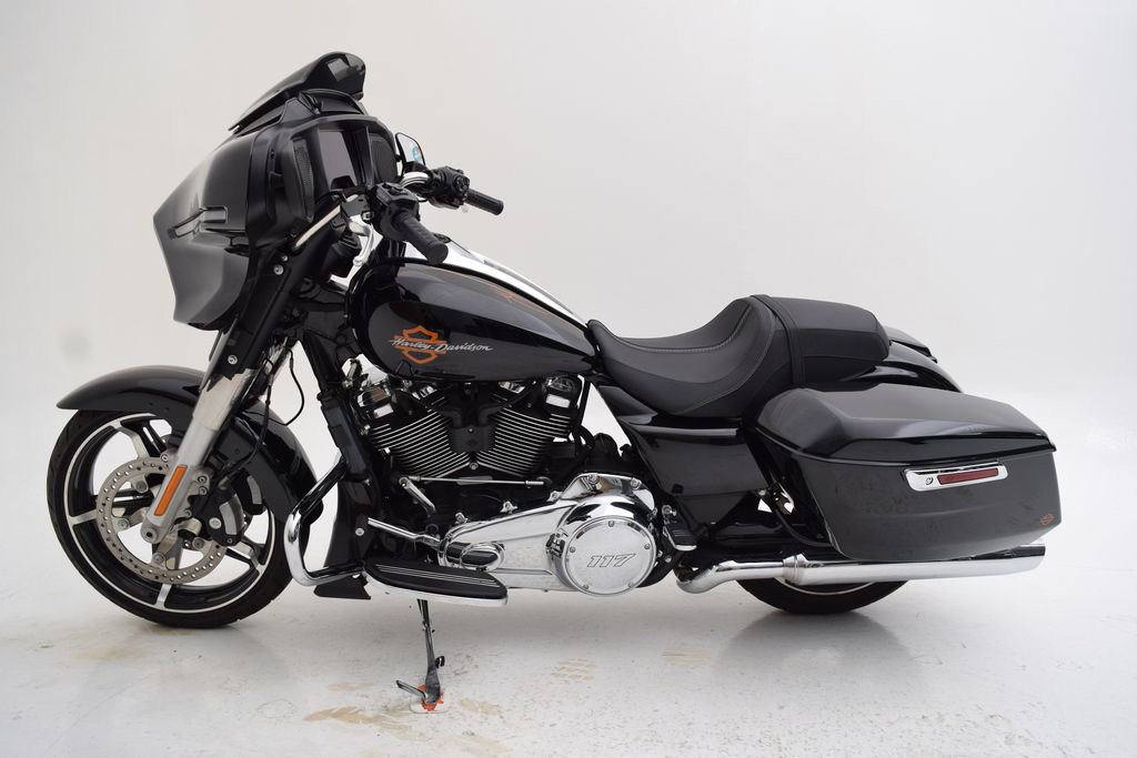 Street Glide®