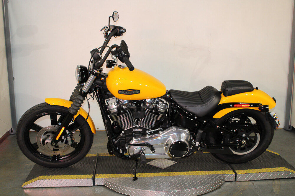 Street Bob®