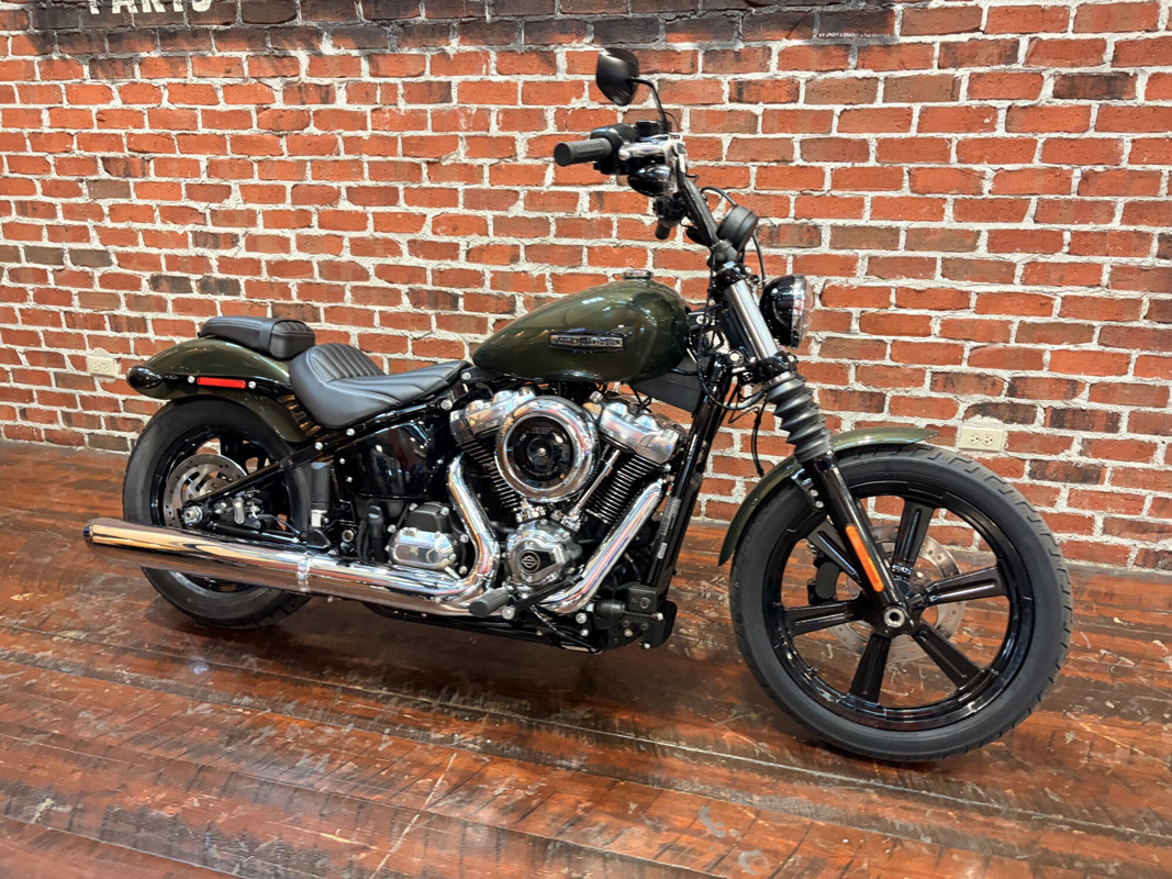 Street Bob®