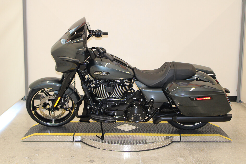 Street Glide®