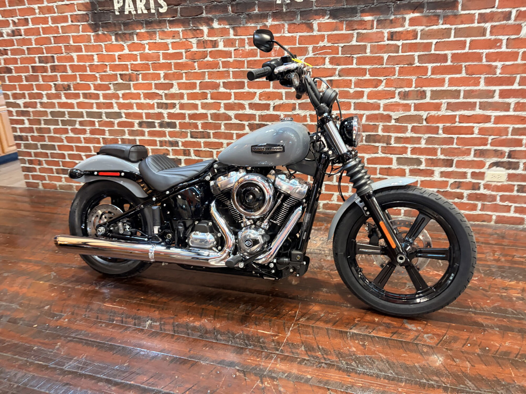 Street Bob®