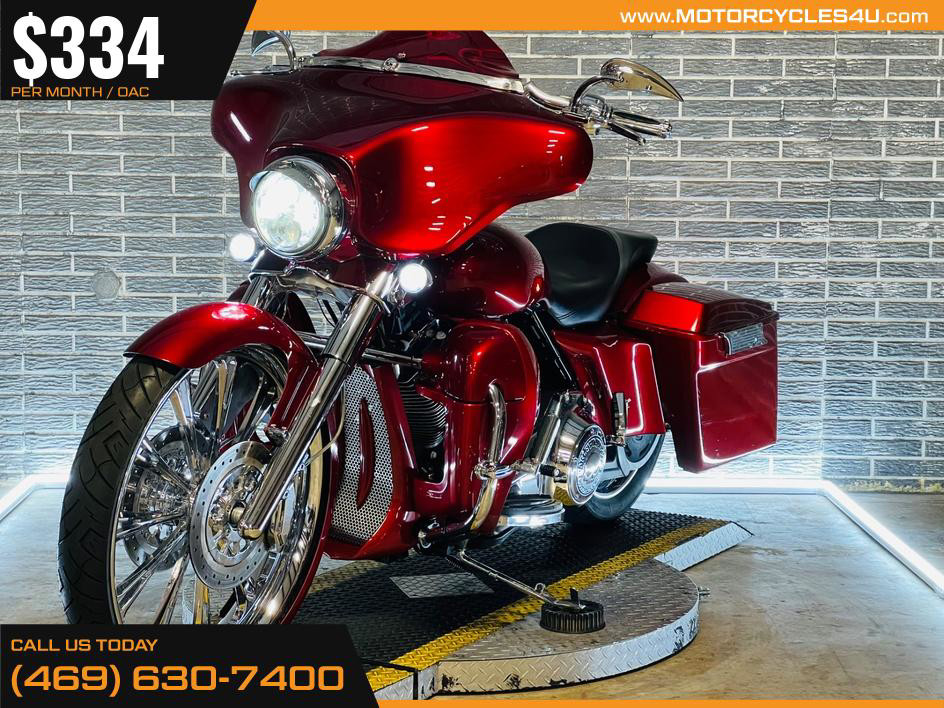 Street Glide®