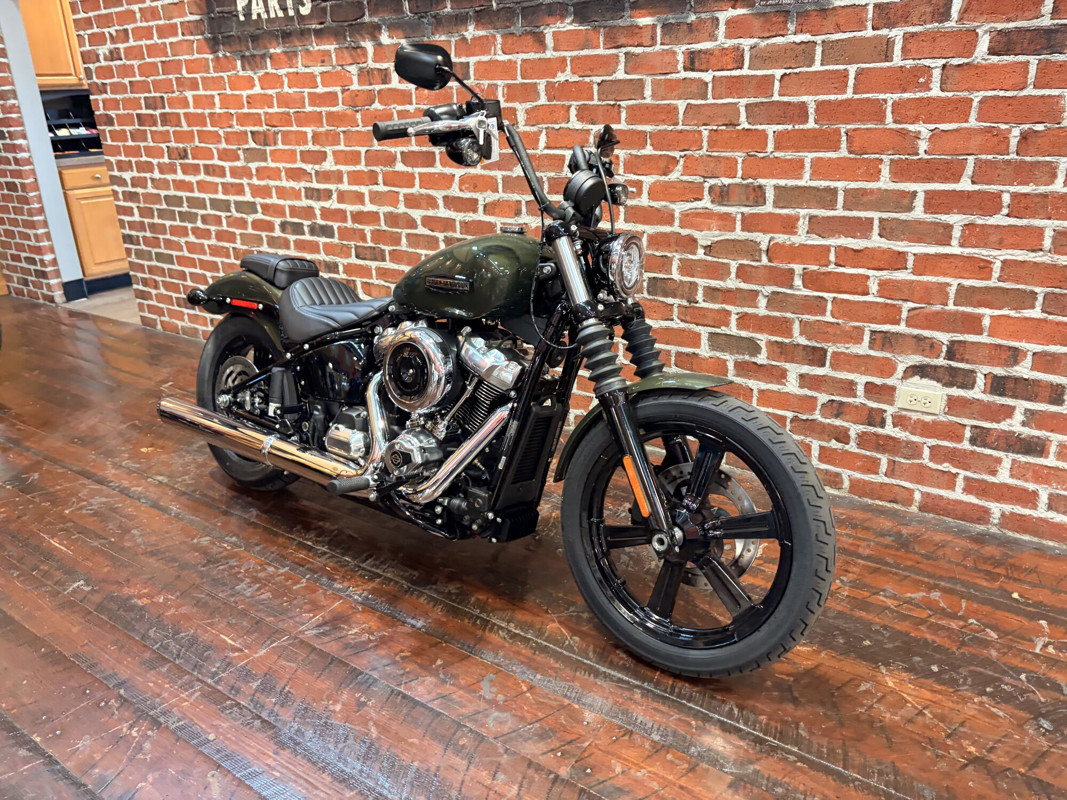 Street Bob®
