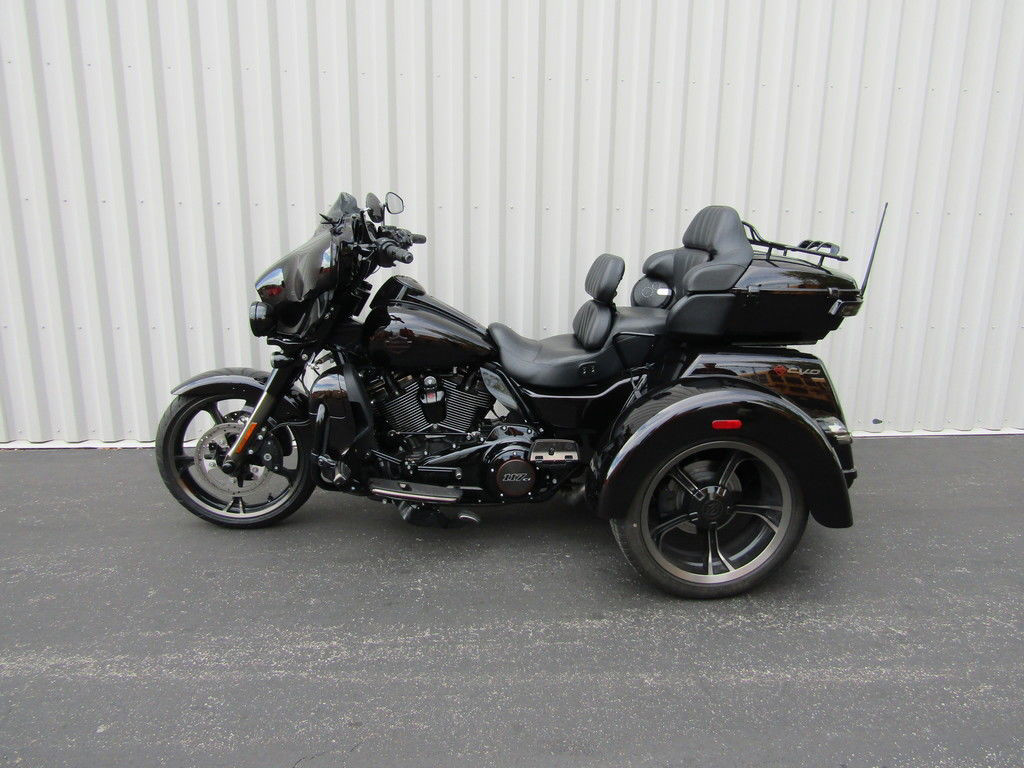 CVO® Tri Glide® Ultra