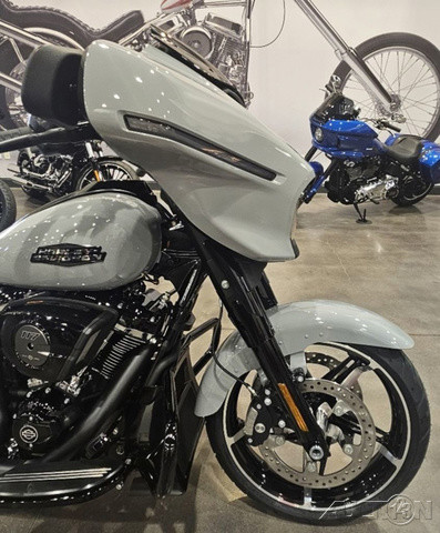 Street Glide®
