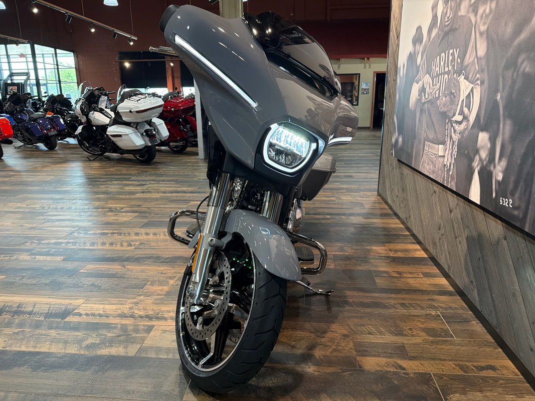 Street Glide®