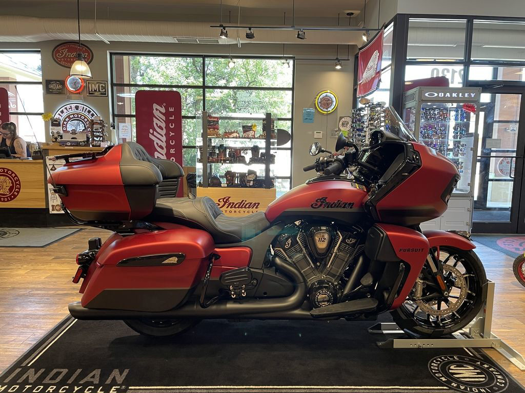 Pursuit Dark Horse 112