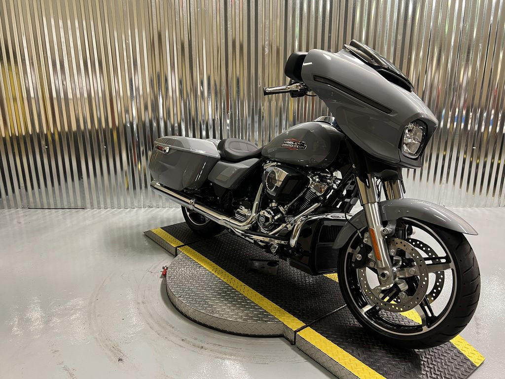 Street Glide®