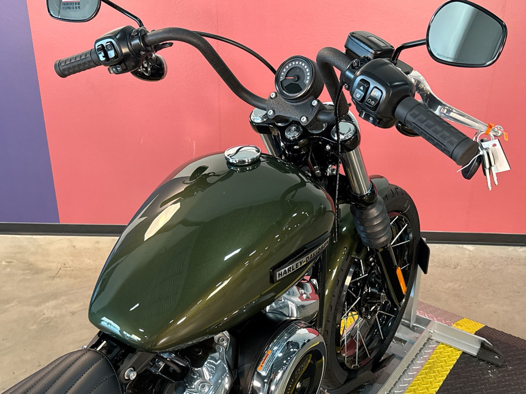 Street Bob®