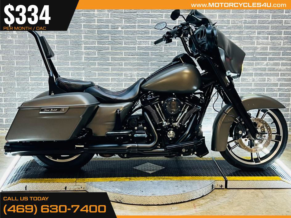 Street Glide®