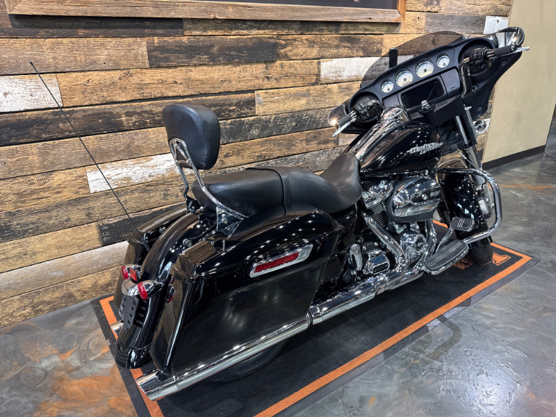 Street Glide®
