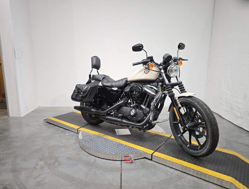 Iron 883®