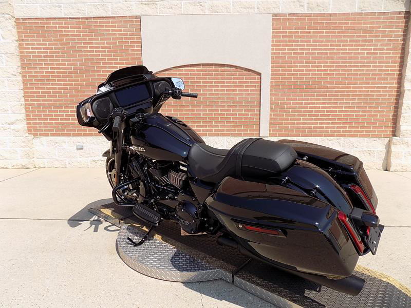 Street Glide®