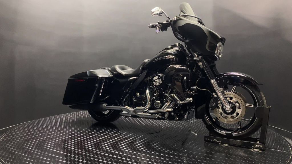 CVO® Street Glide®