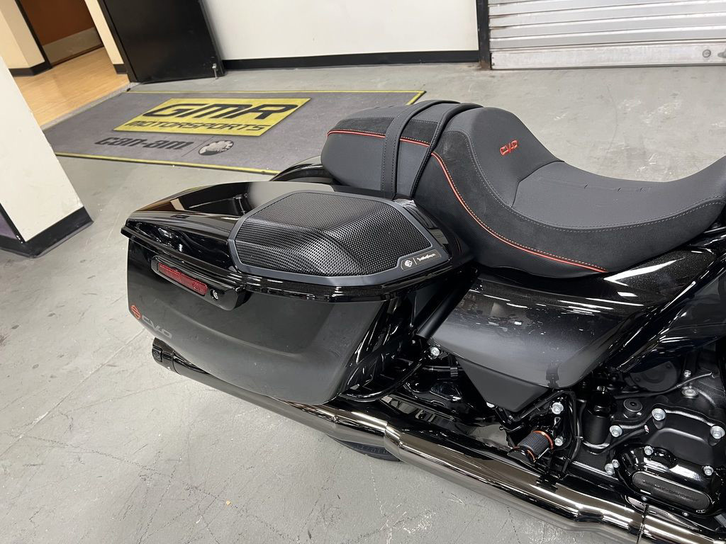 CVO® Road Glide®