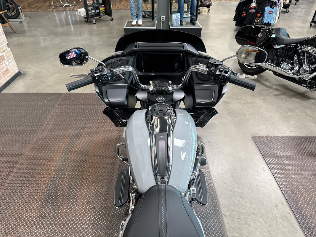 Road Glide®