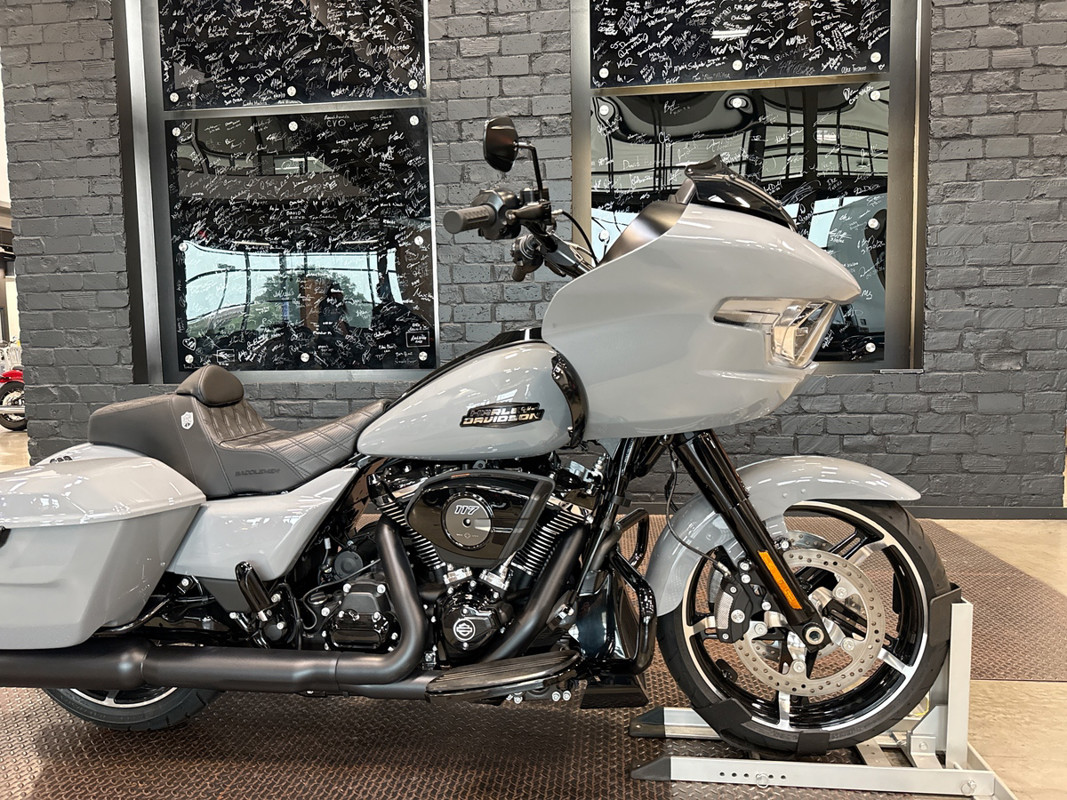 Road Glide®