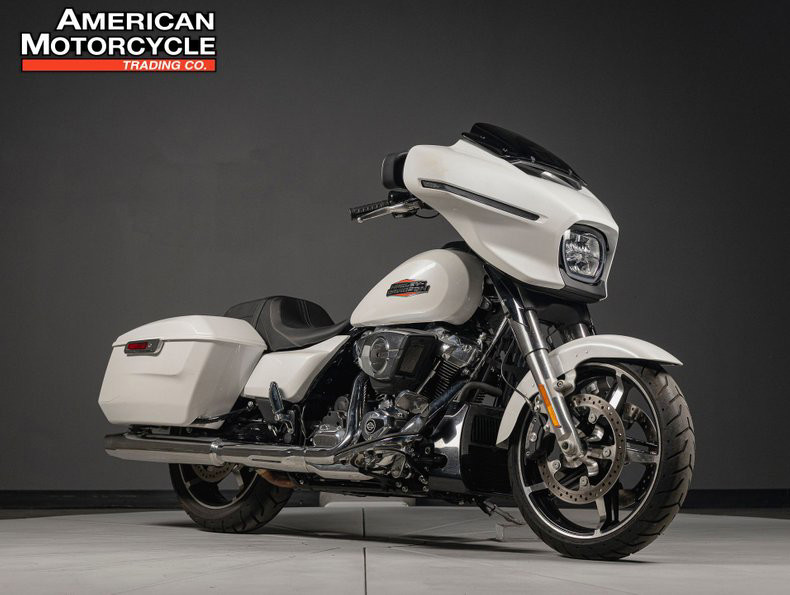 Street Glide®