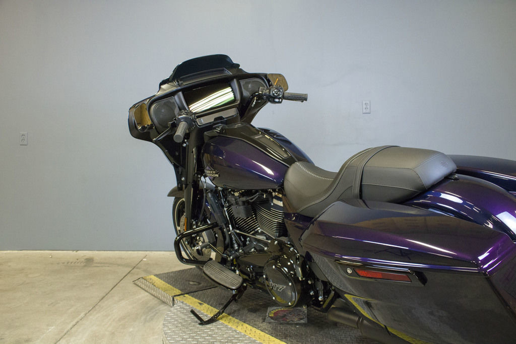 Street Glide®