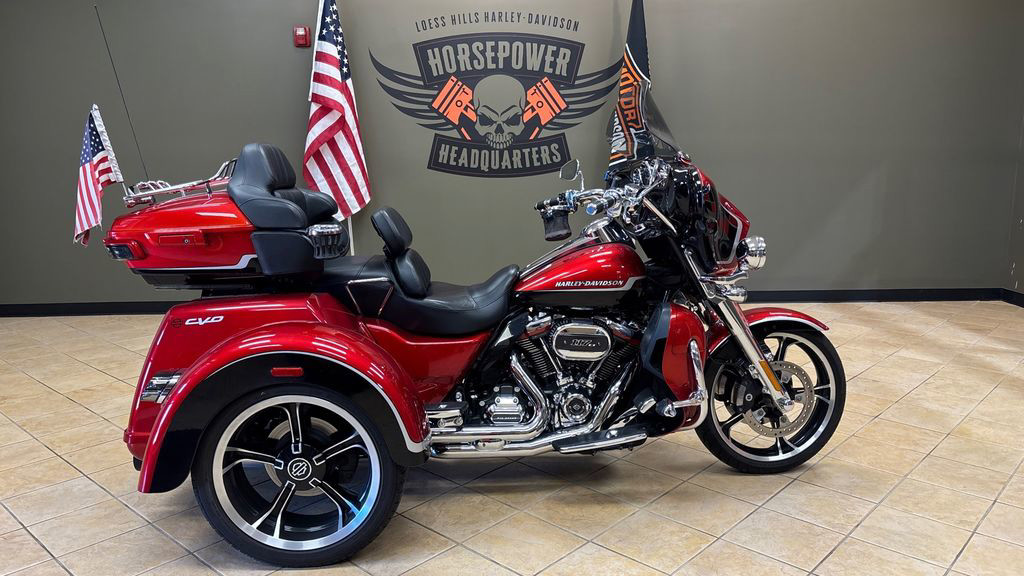 CVO® Tri Glide® Ultra