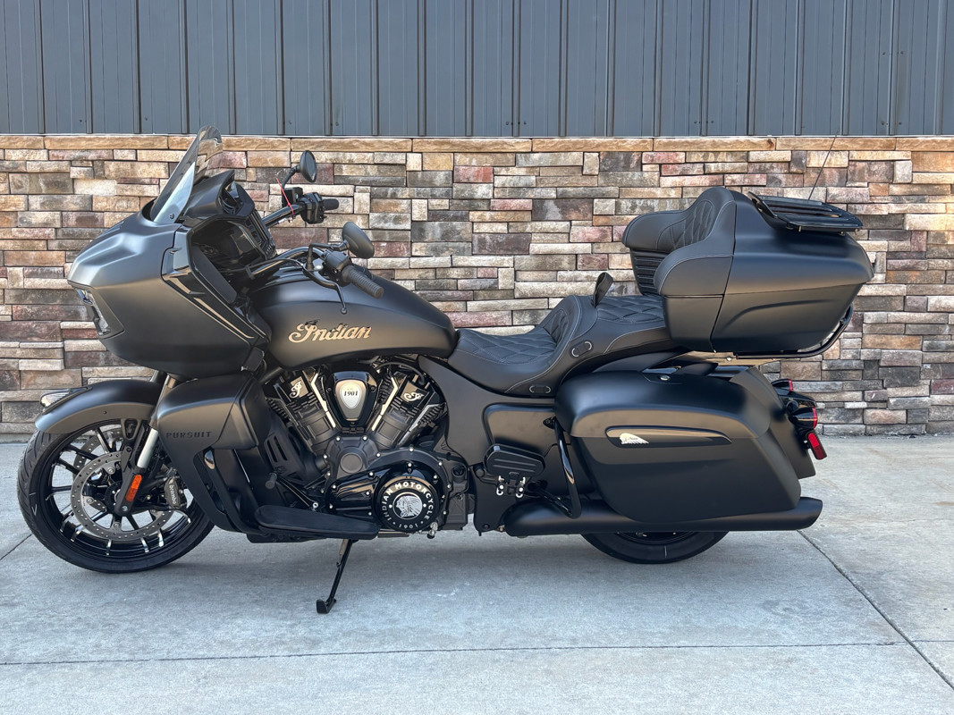 Pursuit Dark Horse