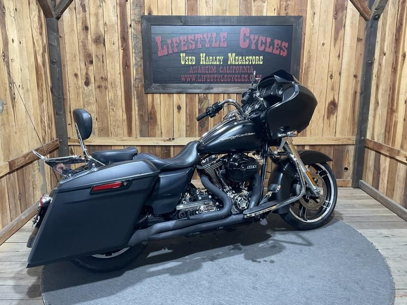 Road Glide®