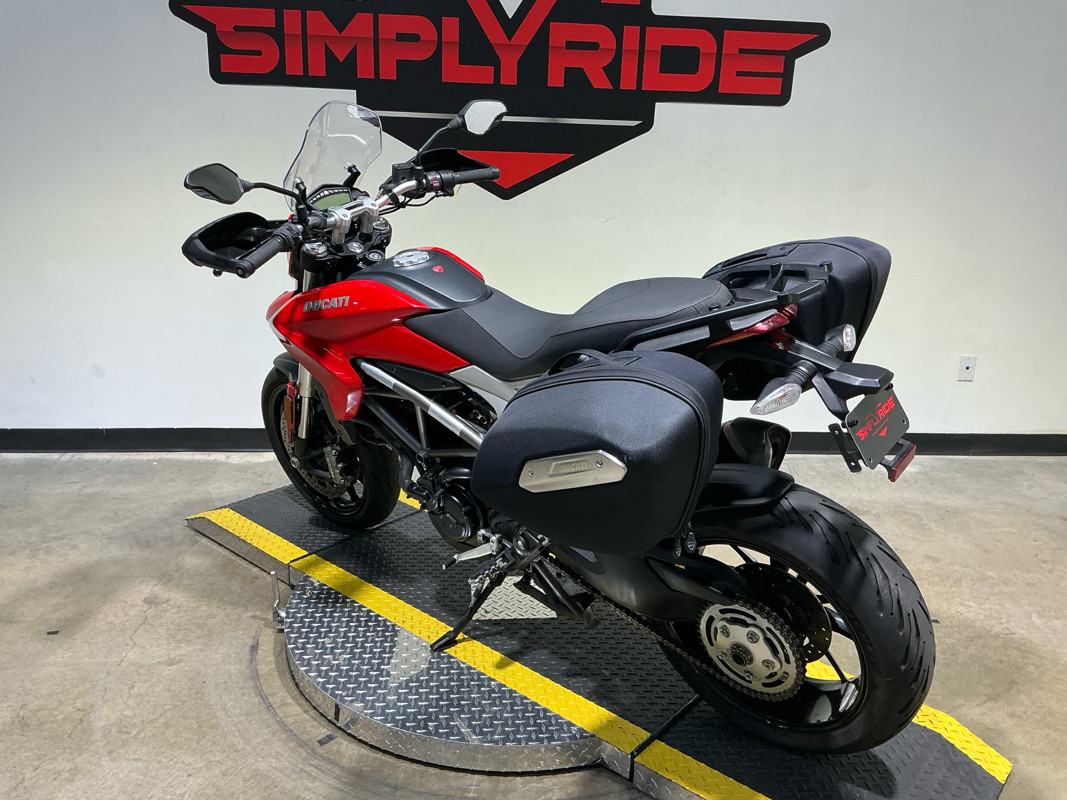 Hyperstrada
