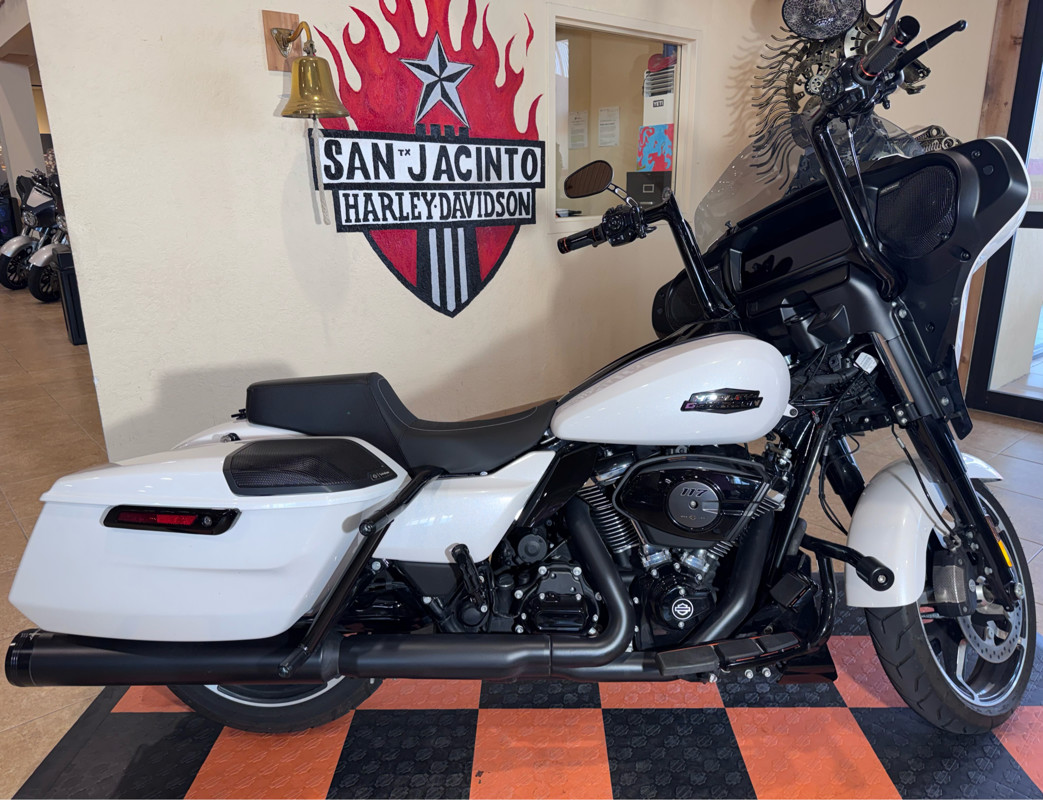 Street Glide®