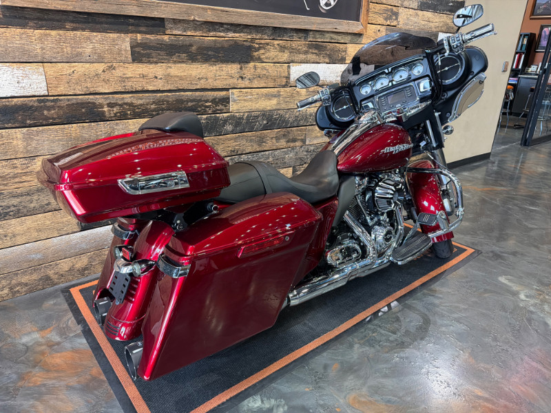 Street Glide®