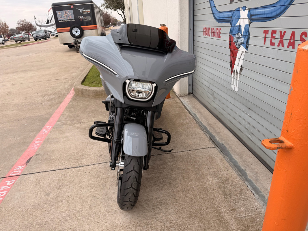 Street Glide®