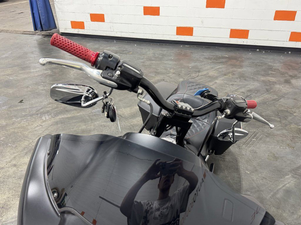 Road Glide®