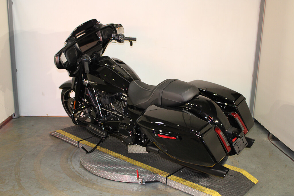 Street Glide®